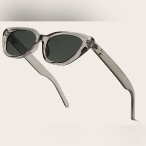Stylish Cat-Eye Sunglasses with Dark Lenses